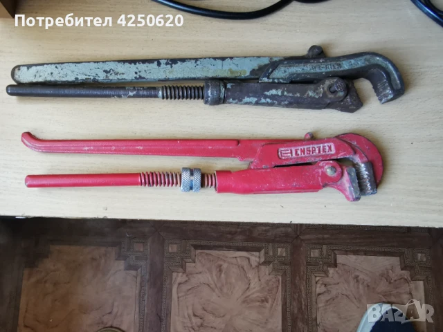 Стар ретро тръбен ключ 