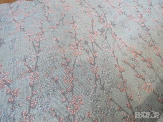 Българска дамаска сив фон с розов цвят  - 6 метра широчина 1,45 дамаска за диван и др., снимка 4 - Платове и дамаски - 50678168