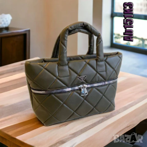 чанти prada, снимка 2 - Чанти - 51425839