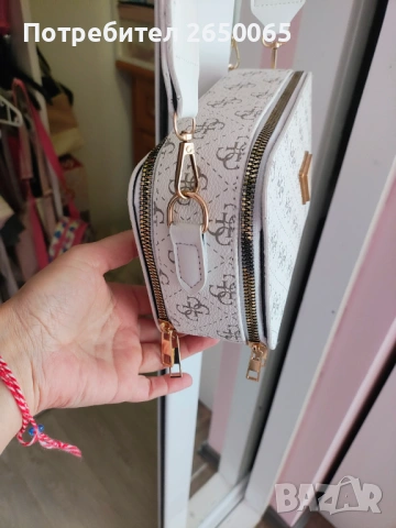 Нова бяла чанта Guess , снимка 3 - Чанти - 53973323