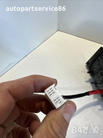 Огледало за крило предно дясно синьо LHD за Toyota Prius 1.8 Hybrid (2018), снимка 3 - Части - 54203851