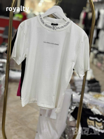 Дамска тениска Calvin Klein , снимка 2 - Тениски - 52997614