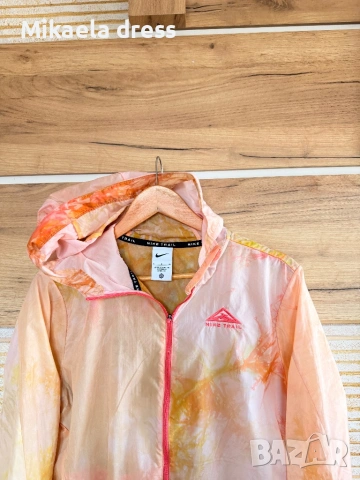 Суперсвежа ежедневна ветровка/яке Nike в многоцветен десен., снимка 3 - Якета - 53882268