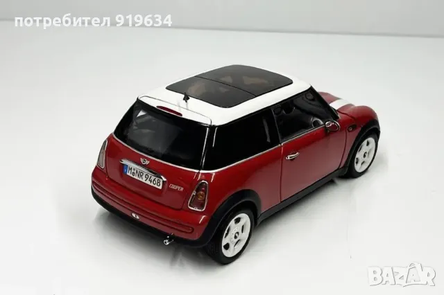 Продавам метална количка MINI Cooper R50 на Kyosho в мащаб 1:18, снимка 4 - Колекции - 41387812