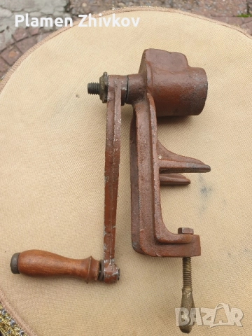 стара мелничка от чогун за черен пипер, снимка 3 - Антикварни и старинни предмети - 52303580