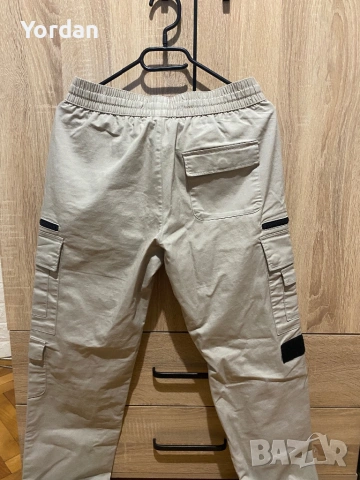 Bershka карго панталон, снимка 2 - Панталони - 53450304