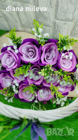  Кошничка с 11 рози от креп хартия!!, снимка 4 - Декорация за дома - 52924971