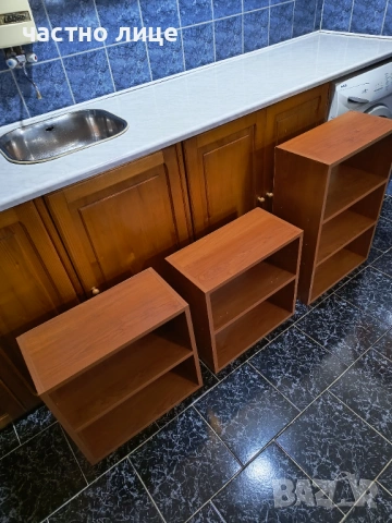 етажерки  три броя в Бургас, снимка 2 - Етажерки - 54283107