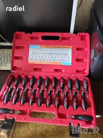 Инструменти за иосвобождаване на контакти и клеми, снимка 4 - Куфари с инструменти - 51640439
