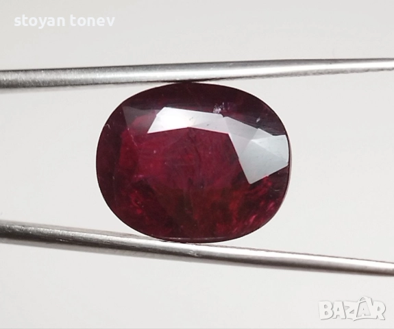 Класен тъмно червен естествен рубин с рядък 5.24кт.! Сертифициран! Нов!, снимка 4 - Други - 47476987