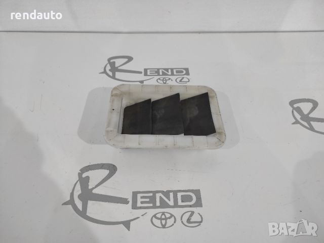 Заден десен отдушник купе за Toyota Auris 2006-2012  62940-02010, снимка 1 - Части - 45170033