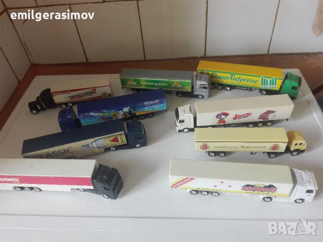 Играчки. Рекламни камиончета.