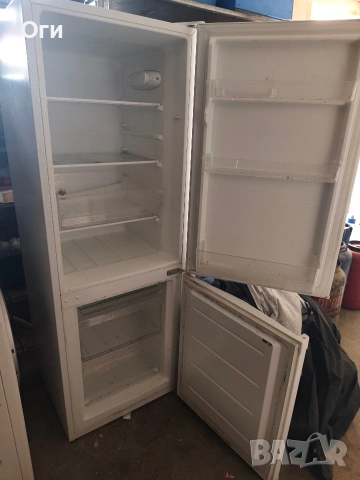 продавам хладилник с фризер