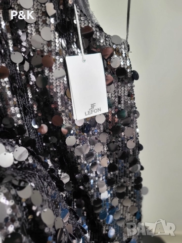 Черна рокля с обемни пайети , снимка 2 - Рокли - 52527587