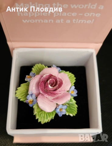 Винтидж брошка Dorothy Ann – английски порцелан, снимка 5 - Антикварни и старинни предмети - 53720142