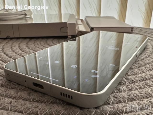 Nothing Phone 1 БЯЛ 256GB 8+2 GB RAM ДВЕ СИМ КАРТИ, снимка 8 - Други - 52561895