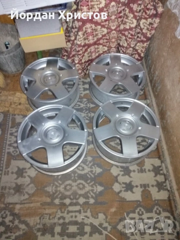 Продавам Volkswagen Golf 4 1.6, снимка 15 - Автомобили и джипове - 53854803