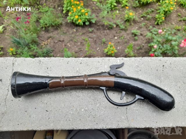 метален руски пистолет играчка , снимка 1 - Антикварни и старинни предмети - 45835657