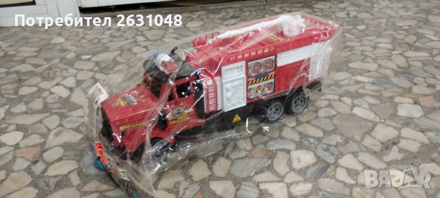 детска играчка пожарна кола