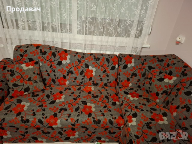 Отлично запазен диван с опция сън и ракла