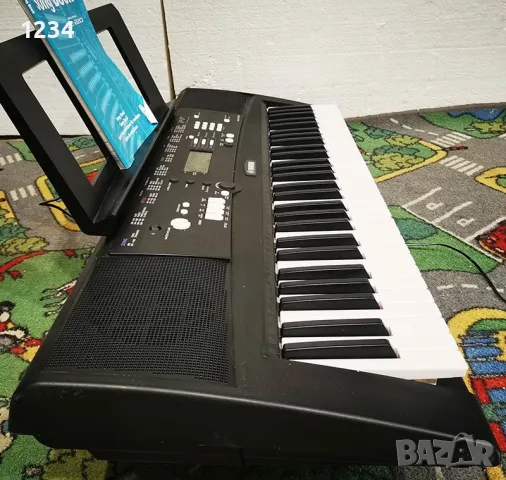 Синтезатор клавир YAMAHA EZ-220 с динамична светеща клавиатура 5 октави, снимка 2 - Синтезатори - 47317243