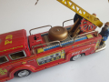 Стара японска тенекиена играчка Пожарен камион., снимка 11