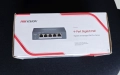 4+1 портов гигабитов PoE+ суич Hikvision DS-3E0505HP-E, снимка 2