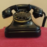 Стар бакелитена телефон Сименс, рогатка. , снимка 1 - Антикварни и старинни предмети - 45179943