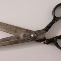Голяма шивашка ножица, снимка 1 - Антикварни и старинни предмети - 43584236