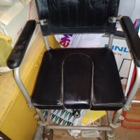 Инвалиден стол за баня , снимка 1 - Инвалидни колички - 45099994