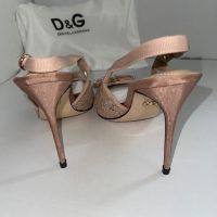 Бежови обувки на ток остри с дантела долче dolce and Gabbana d&g, снимка 8 - Дамски обувки на ток - 45782969