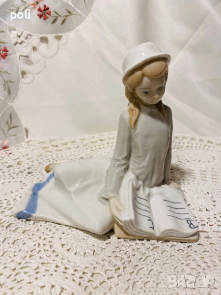 порцеланова статуетка , снимка 1