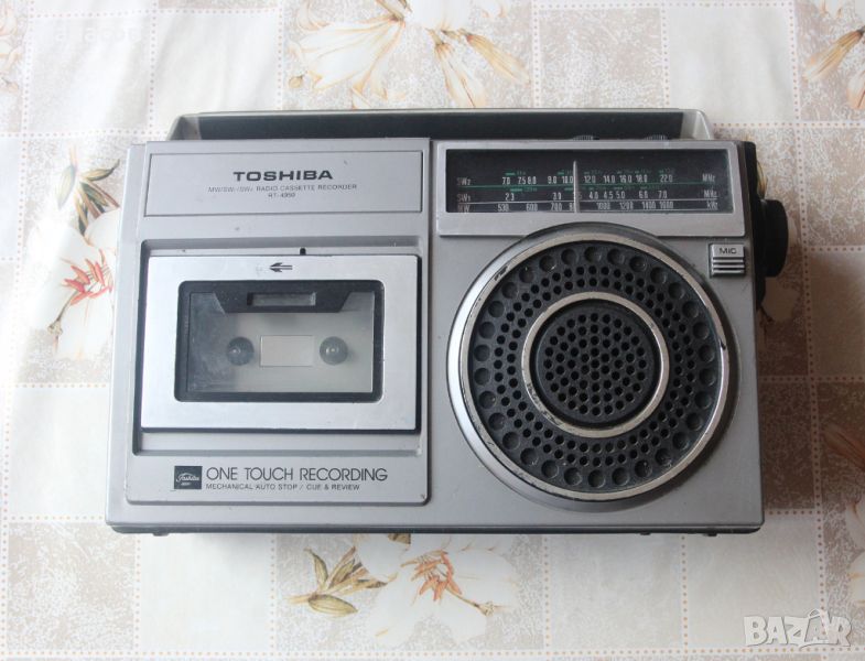 Стар радиокасетофон Toshiba RT-4950 за части, снимка 1