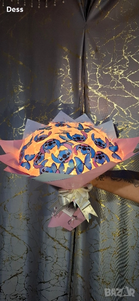 Ръчно изработен светещ букет "Стич"💙, снимка 1