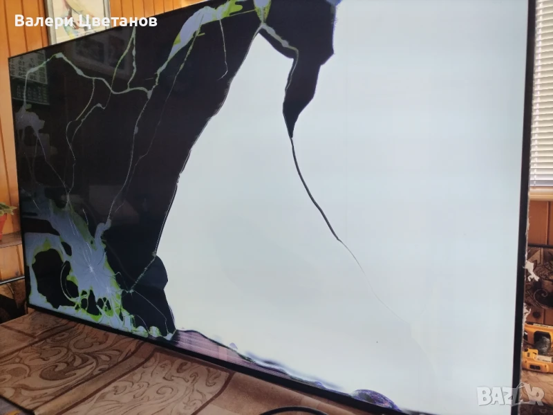 телевизор  SAMSUNG  UE55AU8072U на части, снимка 1