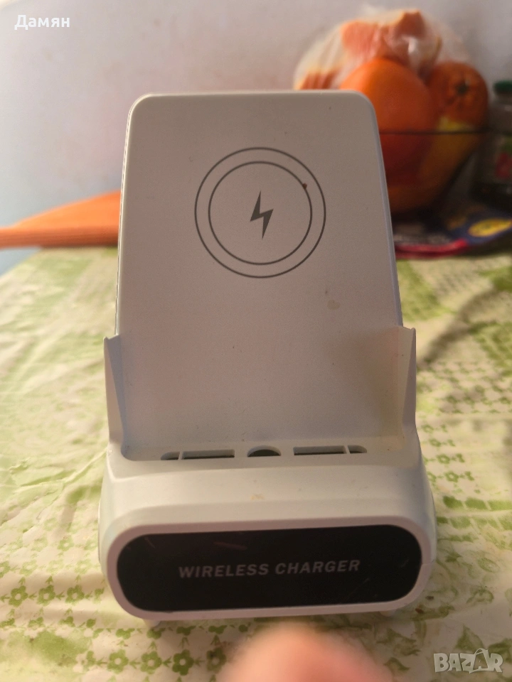 Безжична зарядна стойка за телефон , снимка 1