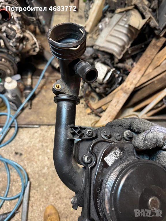 Пластмасово водно съединение за двигател на Мерцедес Mercedes 2.2Cdi само за 60лв. А6512001651, снимка 1