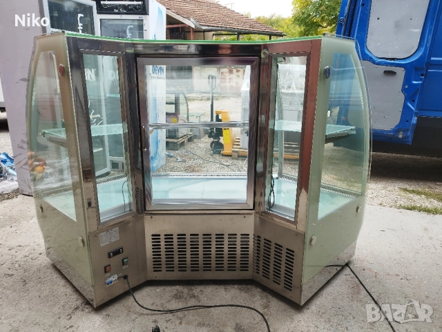 Хладилна витрина Showcase, снимка 3 - Хладилни витрини и фризери - 52053793