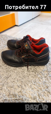 Нови работни обувки номер 43/44 стелка 28 сантиметра