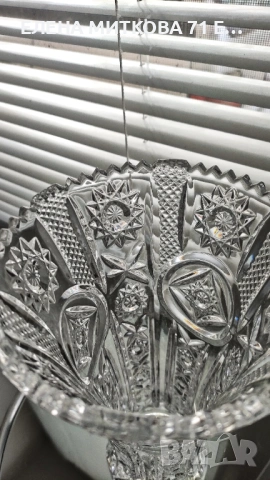 Кристална ваза с богат релеф, снимка 7 - Вази - 53774103