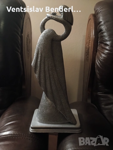 Статуетка -жената Лебед 