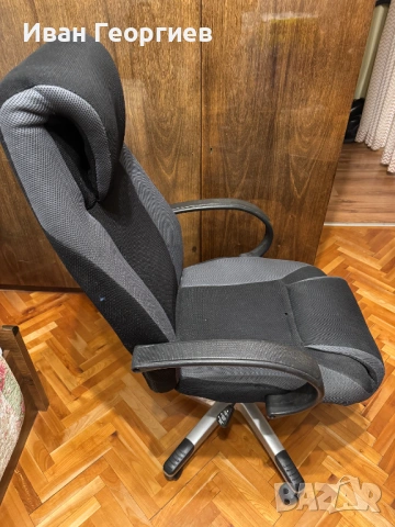 Офисен/геймърски въртящ се стол , снимка 4 - Столове - 53896639