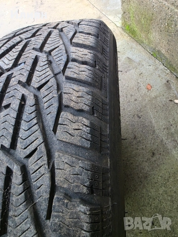 Зимни гуми с джанти за Мерцедес , снимка 4 - Гуми и джанти - 52419526