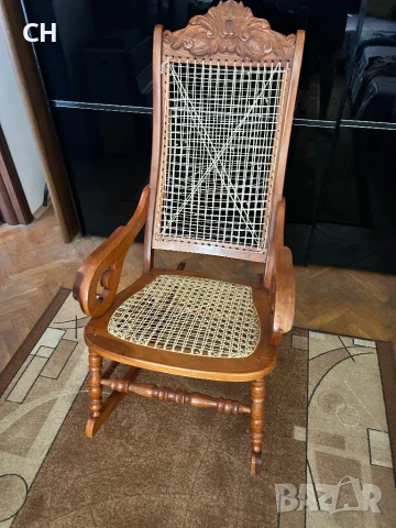 Масивен автентичен люлеещ стол