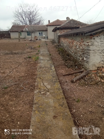 Дворно място с къща и стопански постройки, снимка 5 - Парцели - 52705176