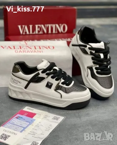 Нови обувки Valentino , снимка 1 - Маратонки - 48931071