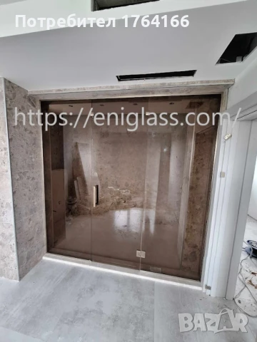 Стъклен параван