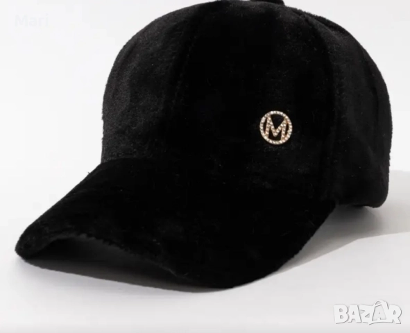 Черна шапка-Кадифе.