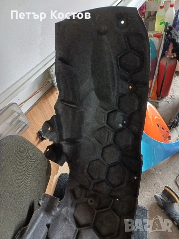 Audi Q7заден ляв подкалник, снимка 5 - Части - 53582525