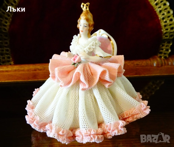 Порцеланова фигура Дрезденска дантела.
